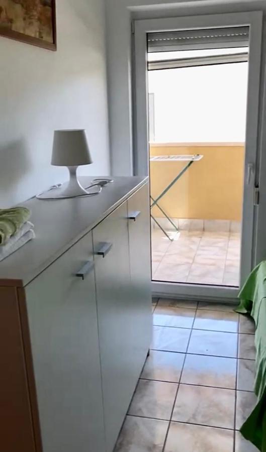 Ferienwohnung Jersani Murter Exterior foto